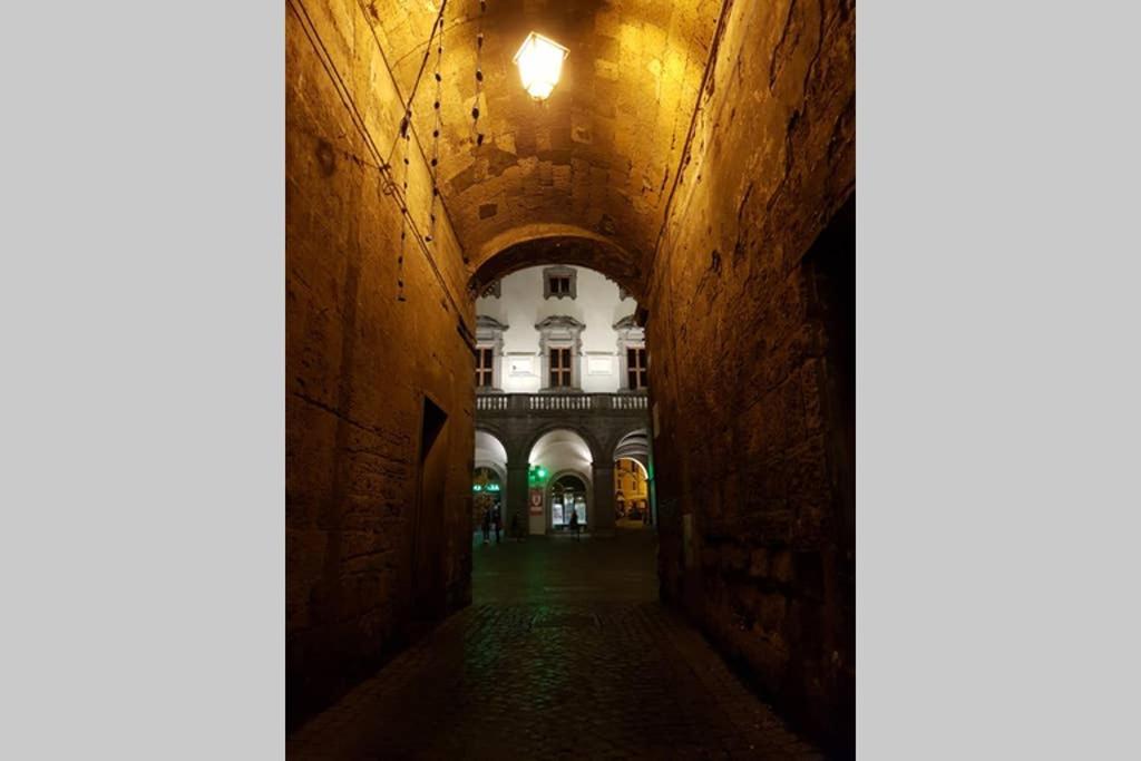 ...All'Archetto Di Sant'Andrea......Pieno Centro Orvieto Buitenkant foto